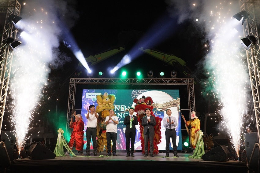 Zoomlion ประเทศไทยฉลองครบรอบ 9 ปี เปิดตัวศูนย์บริการสาขานครสวรรค์อย่างยิ่งใหญ่！